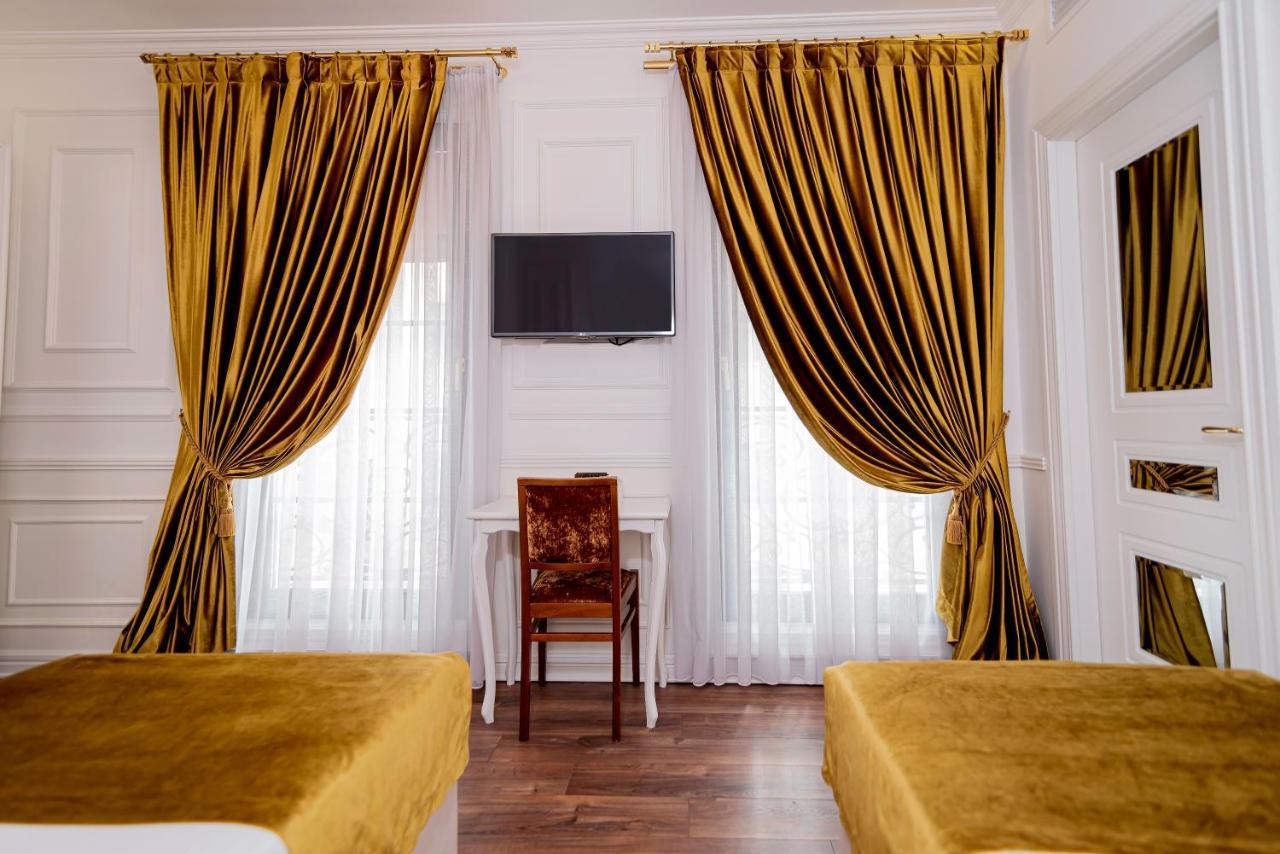 Eler Hotel Тирана Экстерьер фото