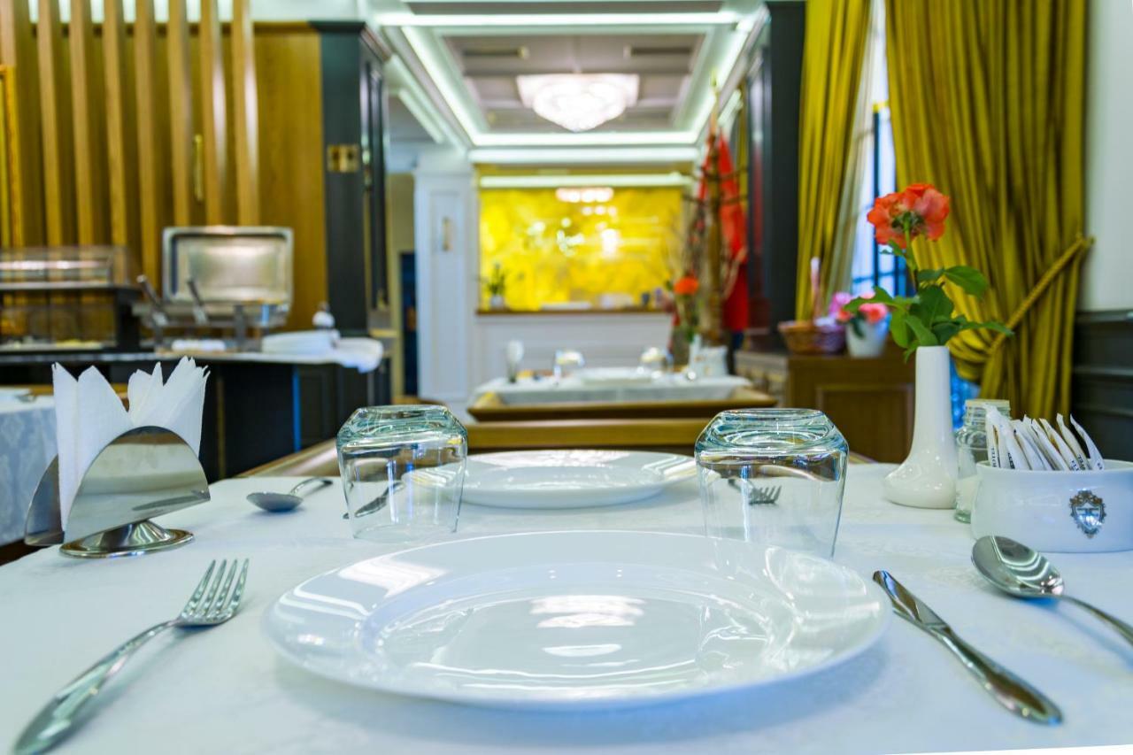 Eler Hotel Тирана Экстерьер фото